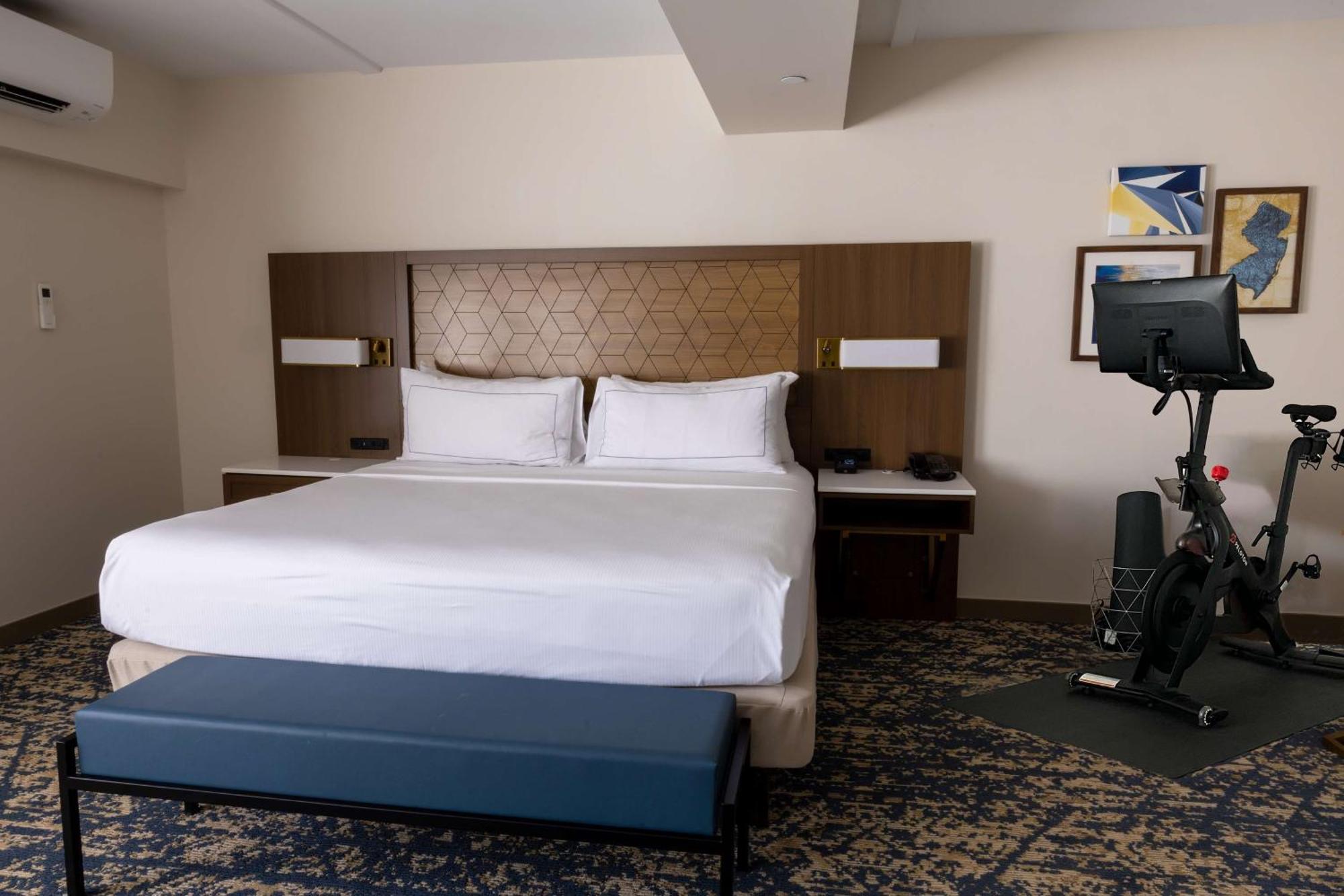 Doubletree By Hilton Tinton Falls-Итонтаун Экстерьер фото